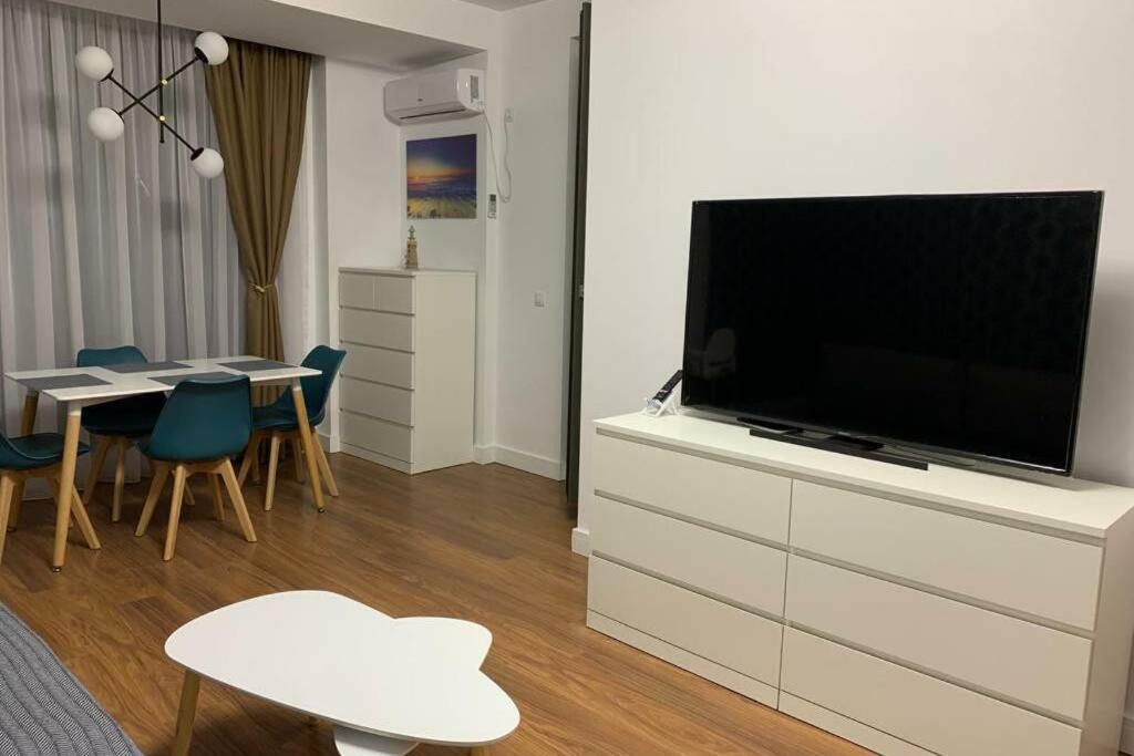 Andreve Apartment By Onix Blue Mamaia Nord, Baby Friendly, Private Parking Năvodari Extérieur photo
